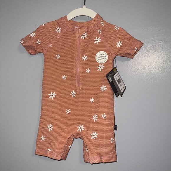 NWT Modern Moments by Gerber Baby Rash Guard Swimsuit Pink Floral Size 12 Months - Picture 2 of 7